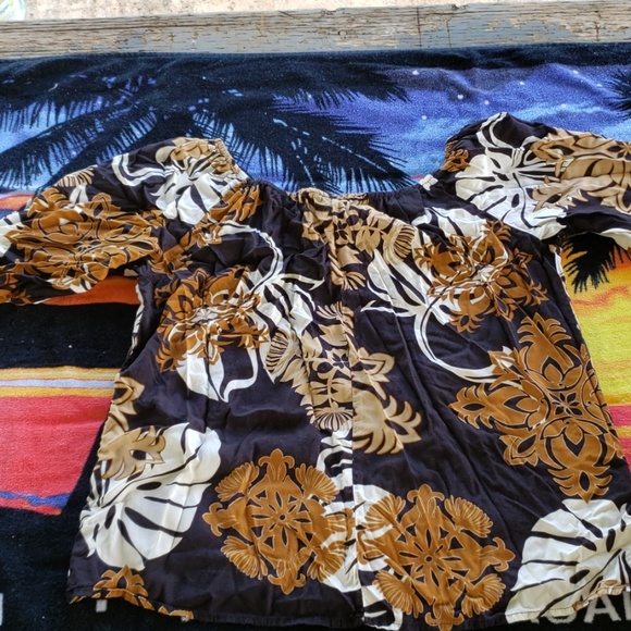 Aloha print blouse - Picture 2 of 3